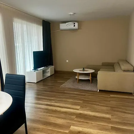 Raya - In Plovdiv, With Private Parking *